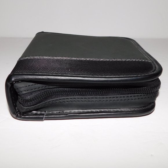 INIT 32 Disc Capacity Black Gun Metal Gray CD /DVD Storage Wallet Case - Picture 3 of 6